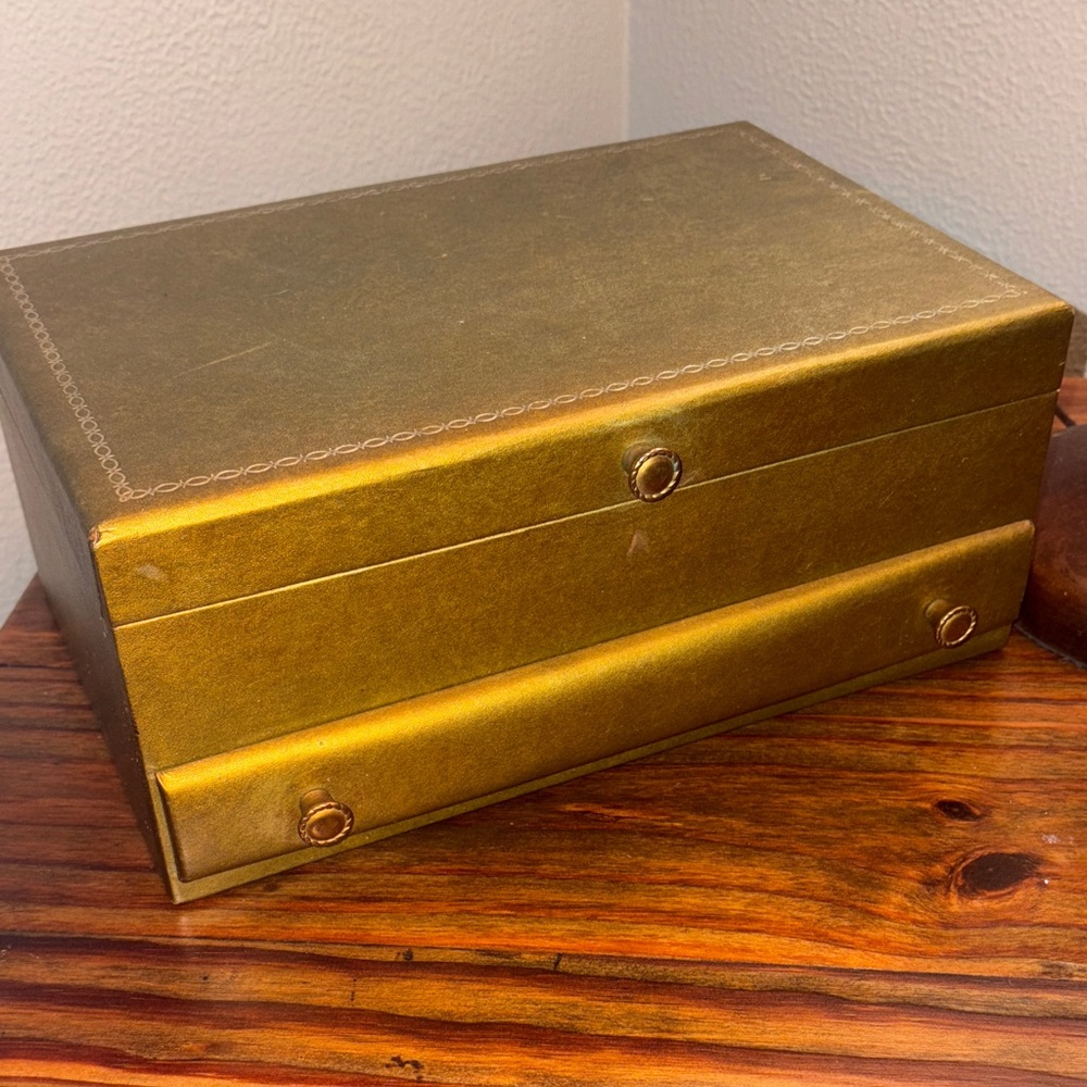 Buxton Gold Jewelry Organizer Box